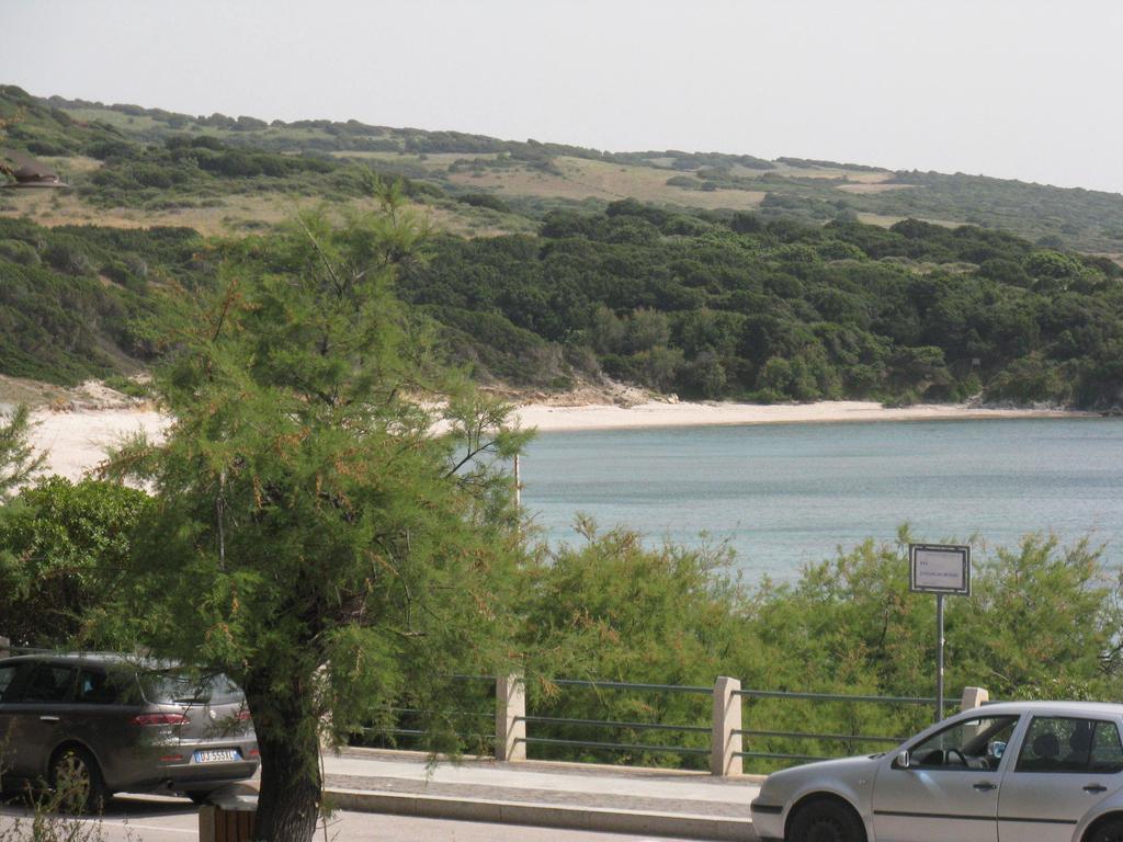 Borgo Spiaggia Vista Mare Isola Rossa Exterior foto