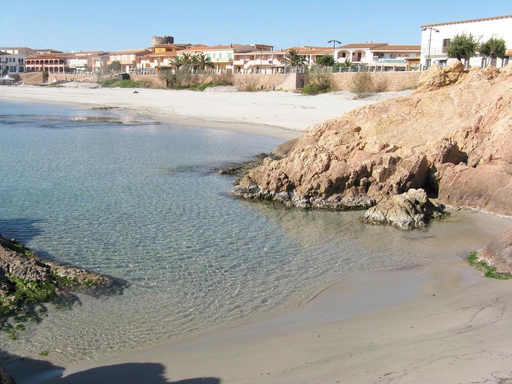 Borgo Spiaggia Vista Mare Isola Rossa Exterior foto